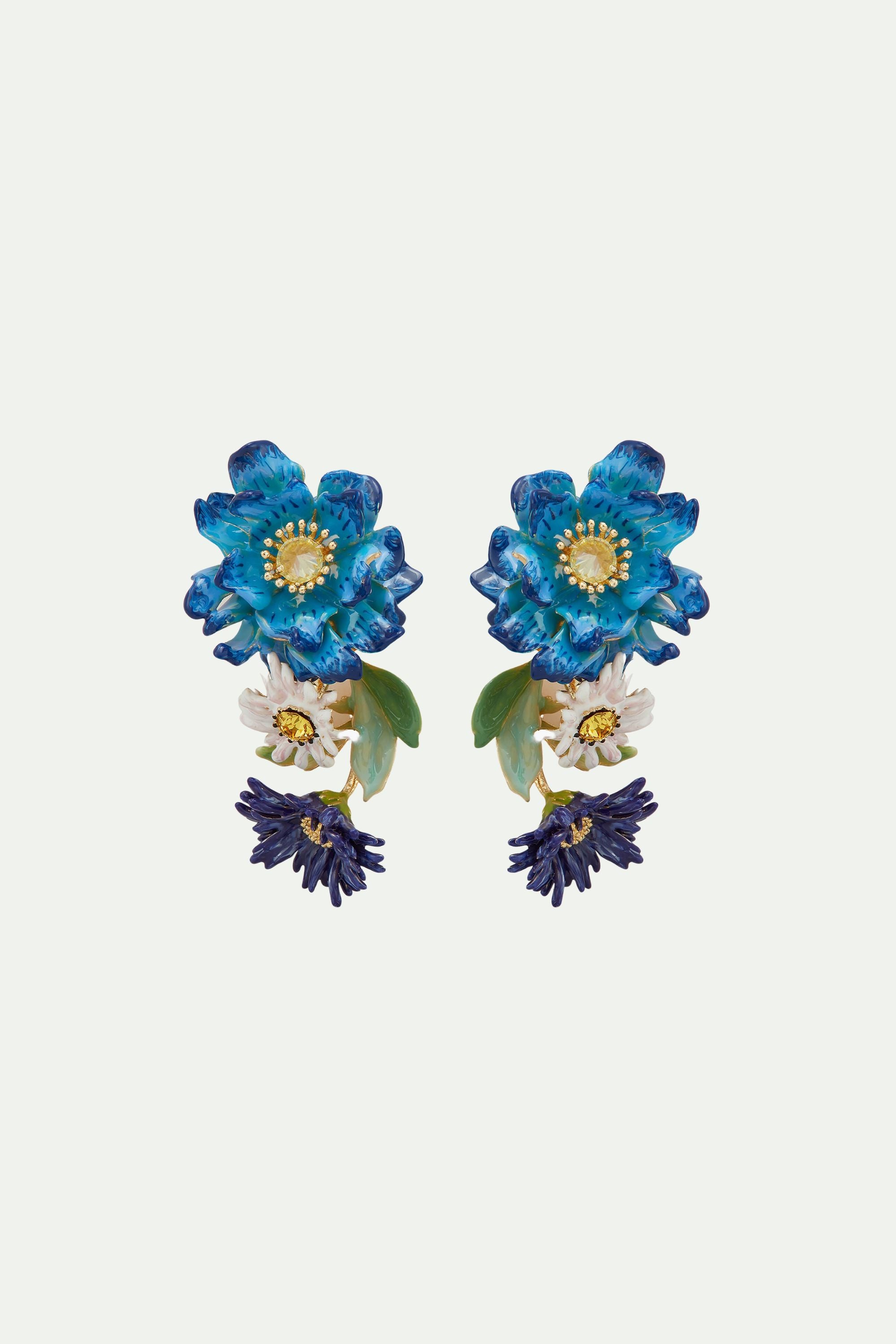 Pendientes bolitas flores azules y margarita blanca