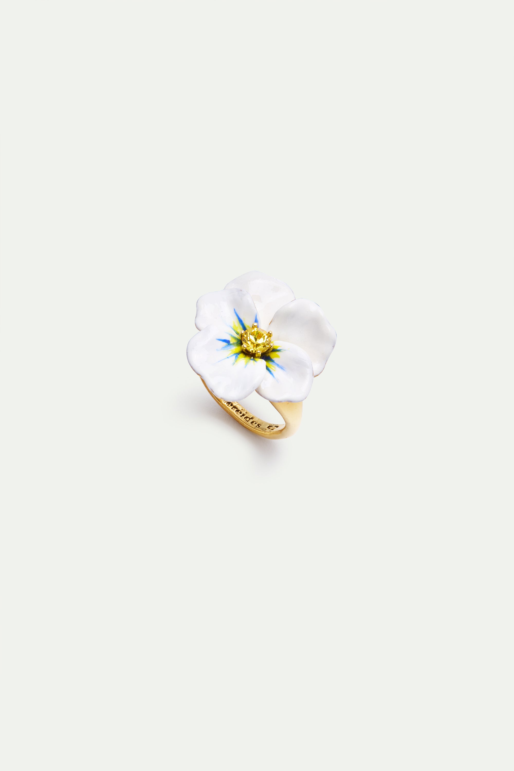 White pansy and cut crystal cocktail ring