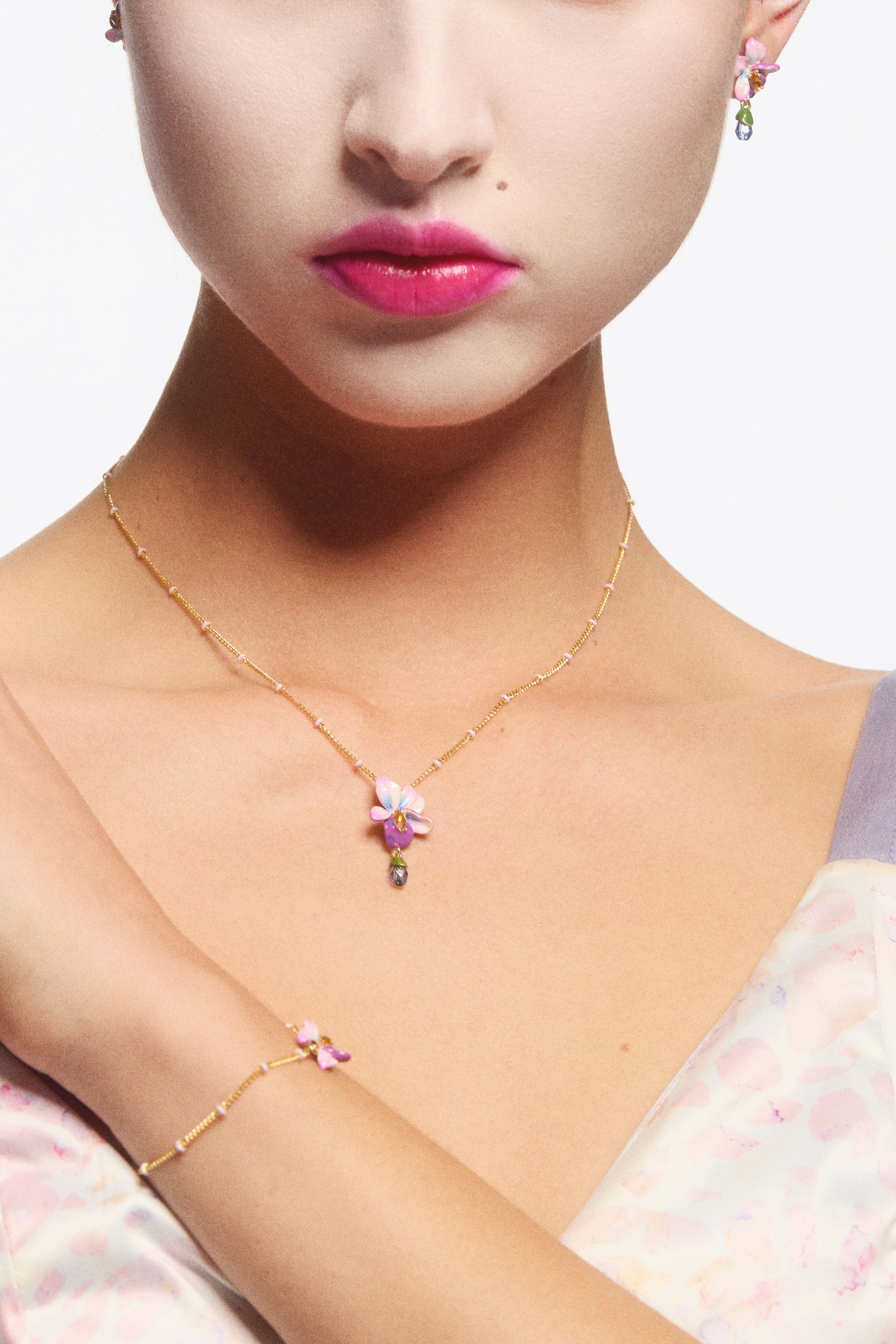 Violet flower and hanging blue stone beaded chain pendant necklace