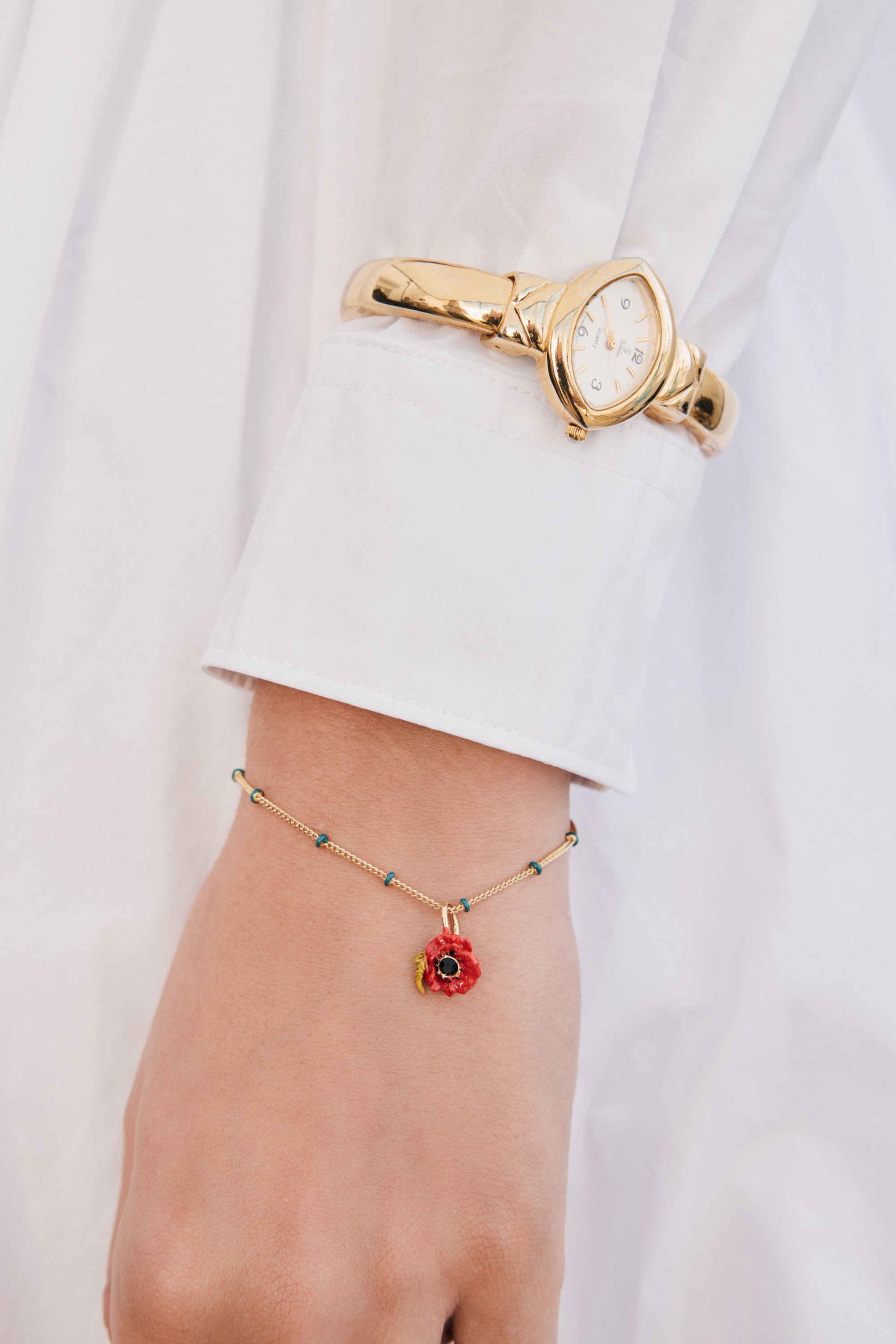 Pulsera fina amapola roja y cristal negro