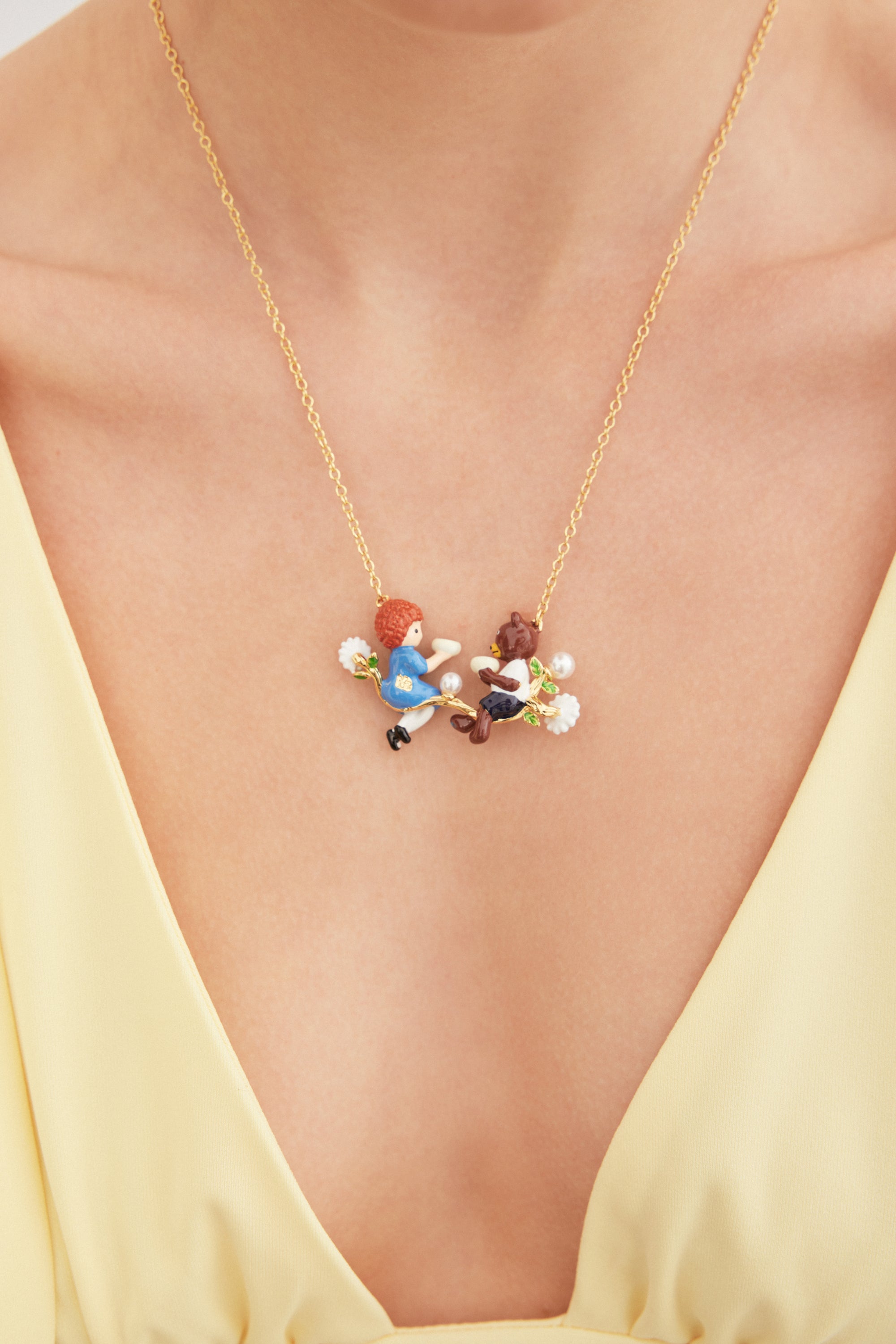 Statement necklace with Goldilocks, Bear, flowers and pearls
