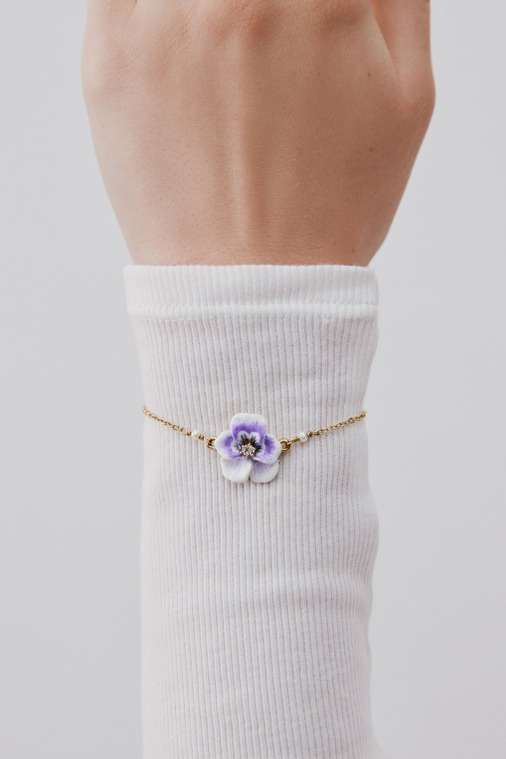 Pulsera fina pensamiento violeta y cristal tallado