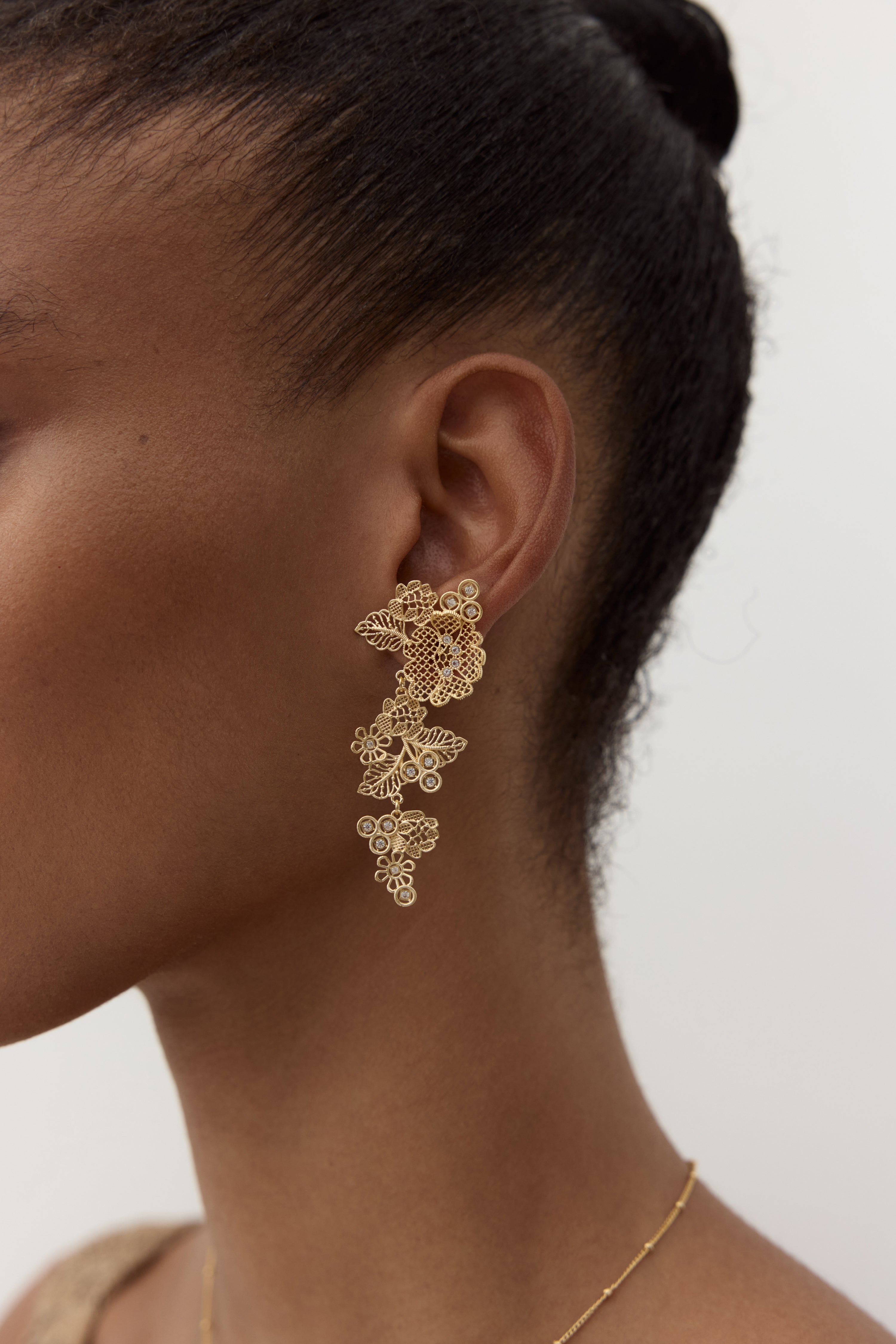 Gold thread clip-on earrings