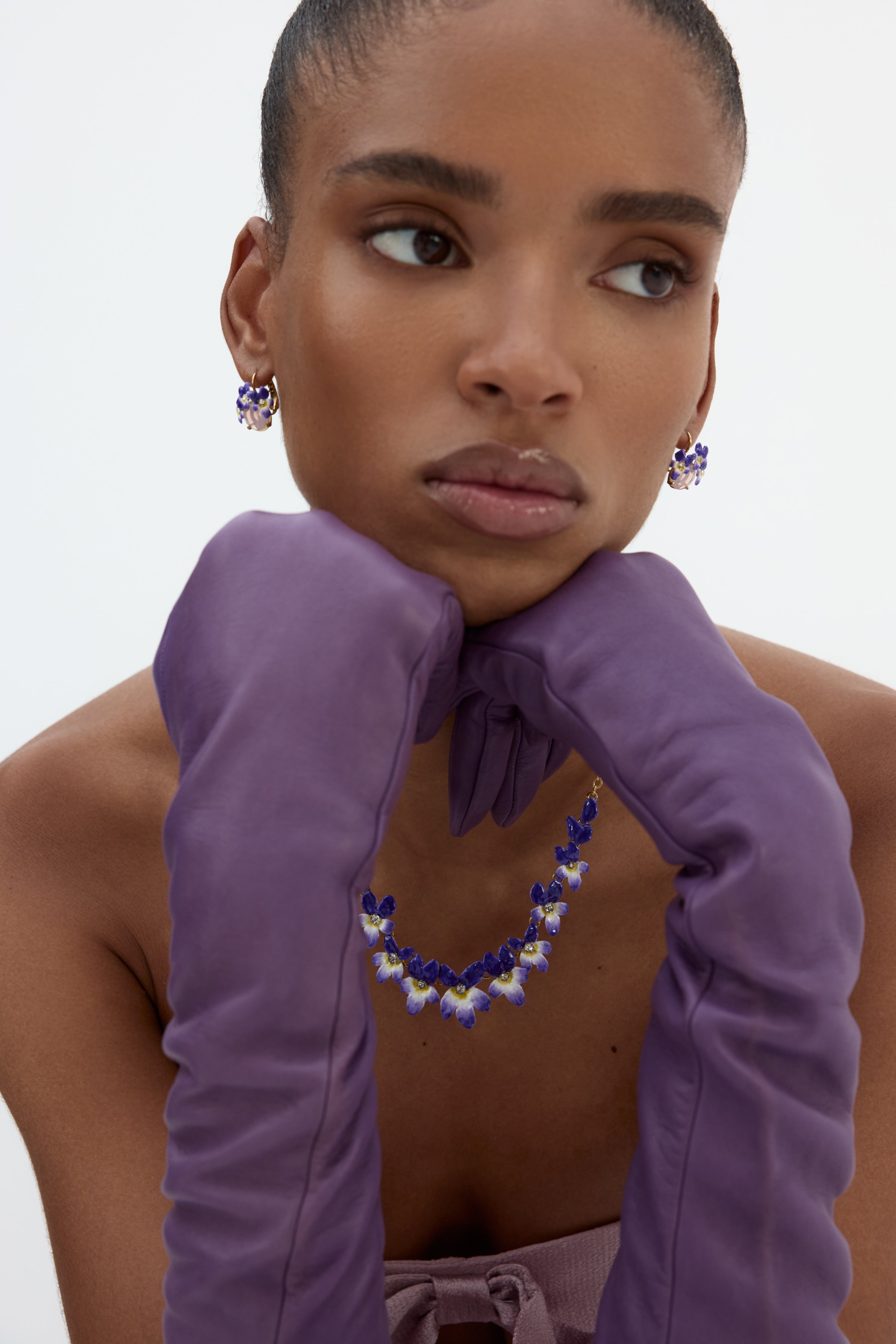 Boucles d'oreilles dormeuses pierre ronde facettée rose et violettes