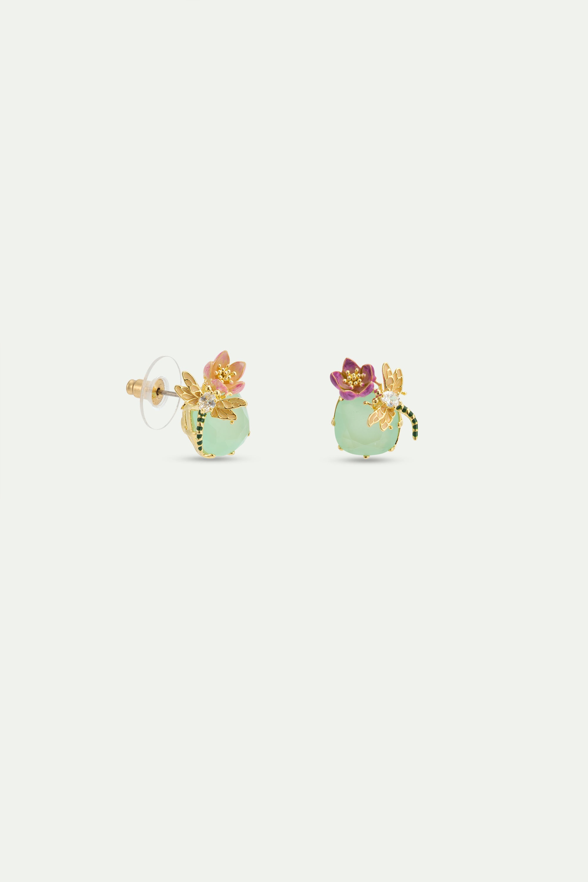 Boucles d'oreilles asymétriques libellule, hellébore et verre facetté vert