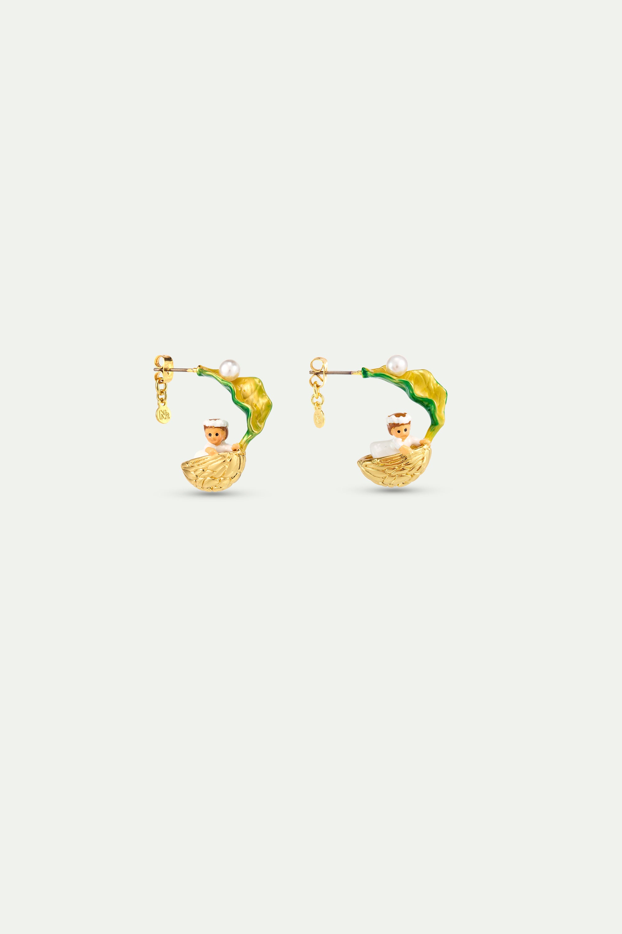 Boucles d'oreilles Petite Poucette dans sa noix