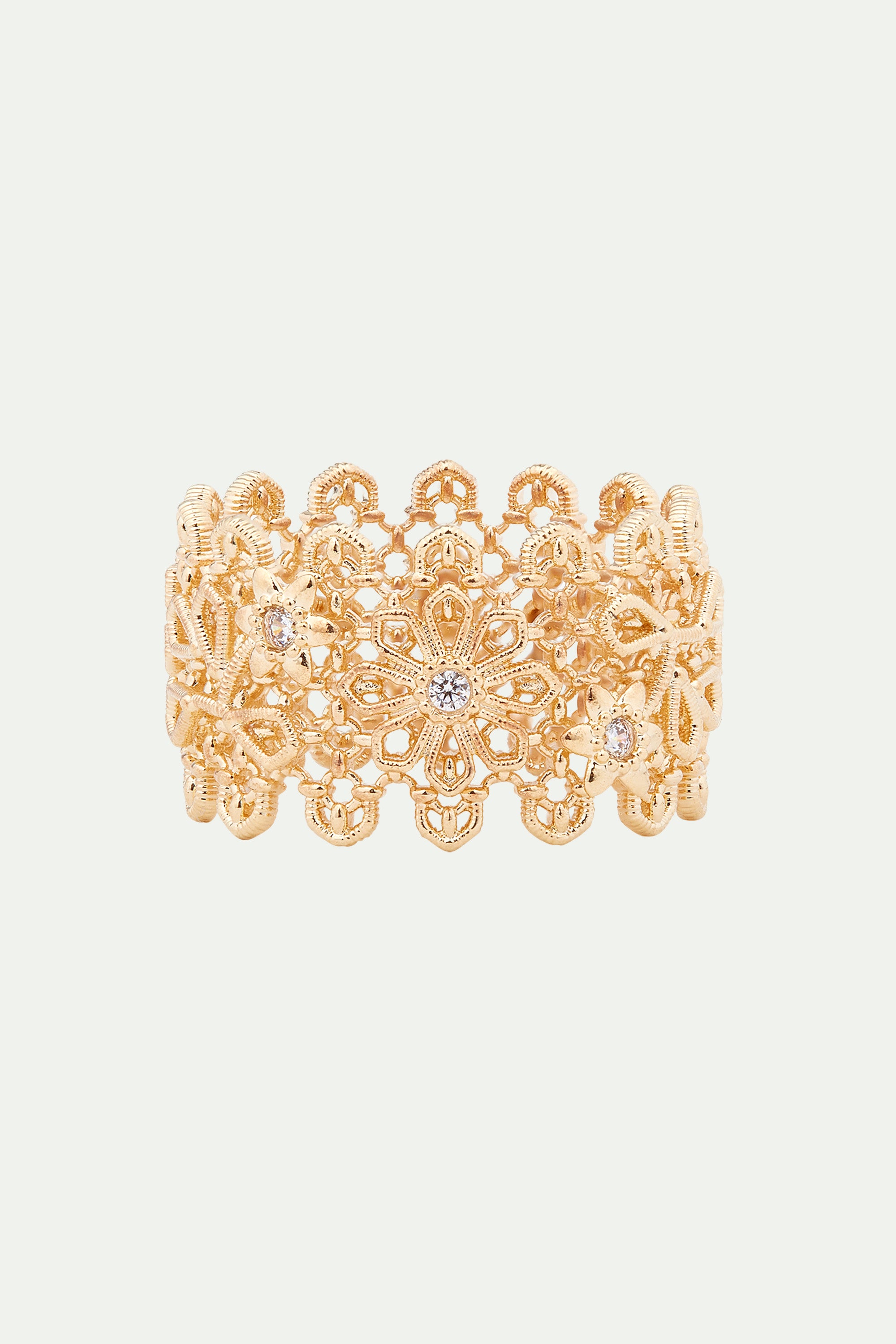 Lace gold thread ring