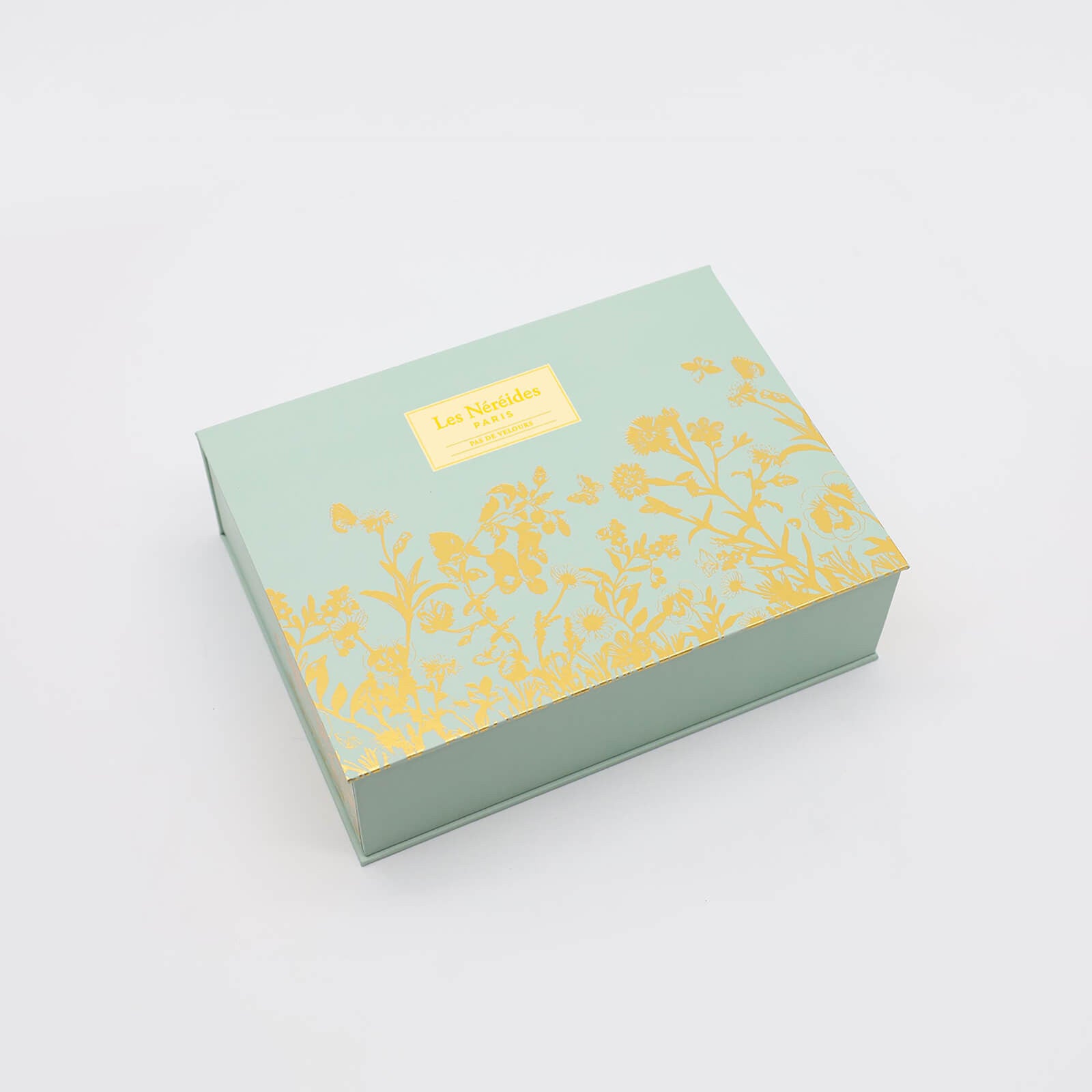 Caja de descubrimiento con perfume Pas de Velours 30 ML + pulsera flores de vanilla y cristales + bolsita de maquillaje