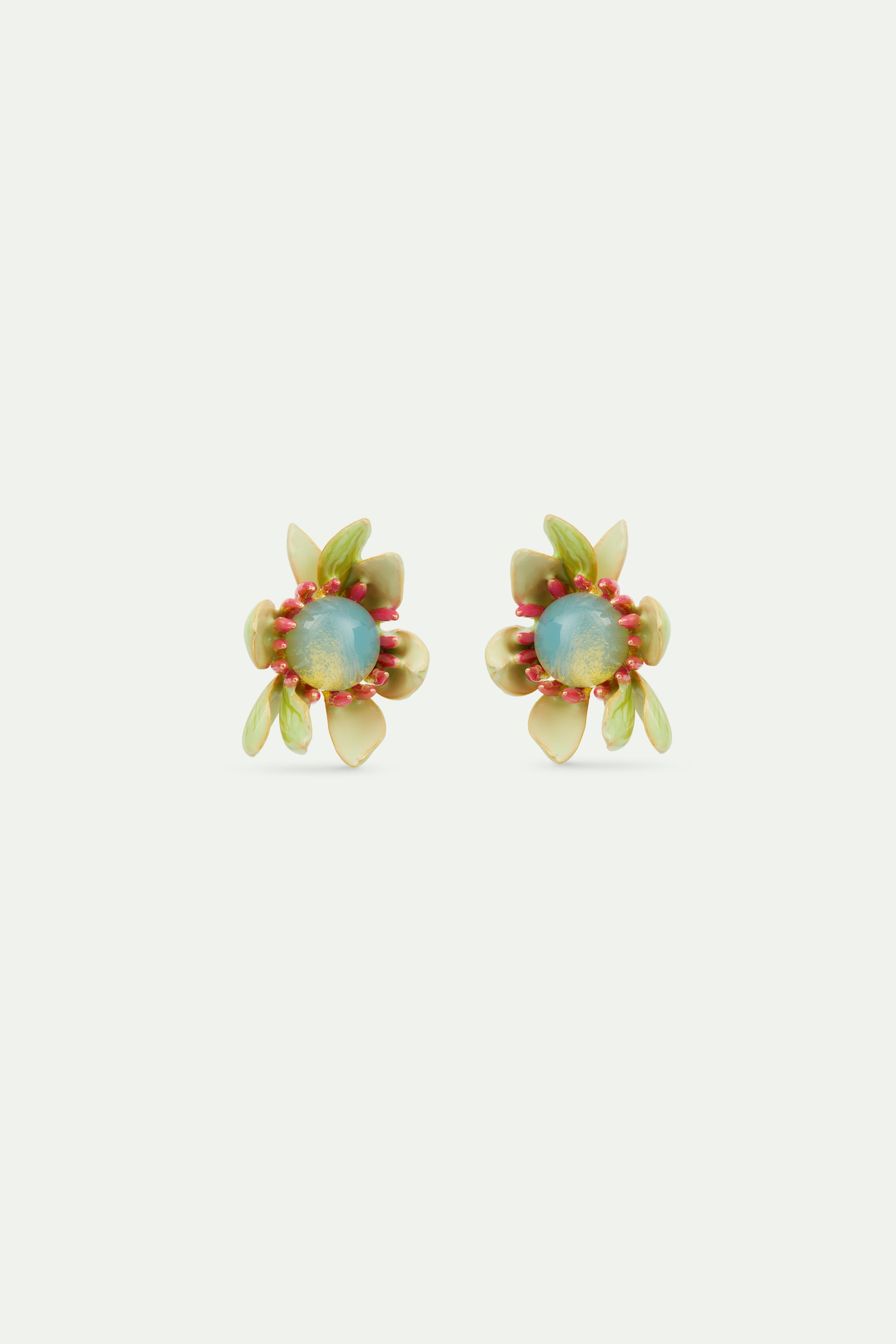 Pendientes flor grande de magnolia y cabujón azul