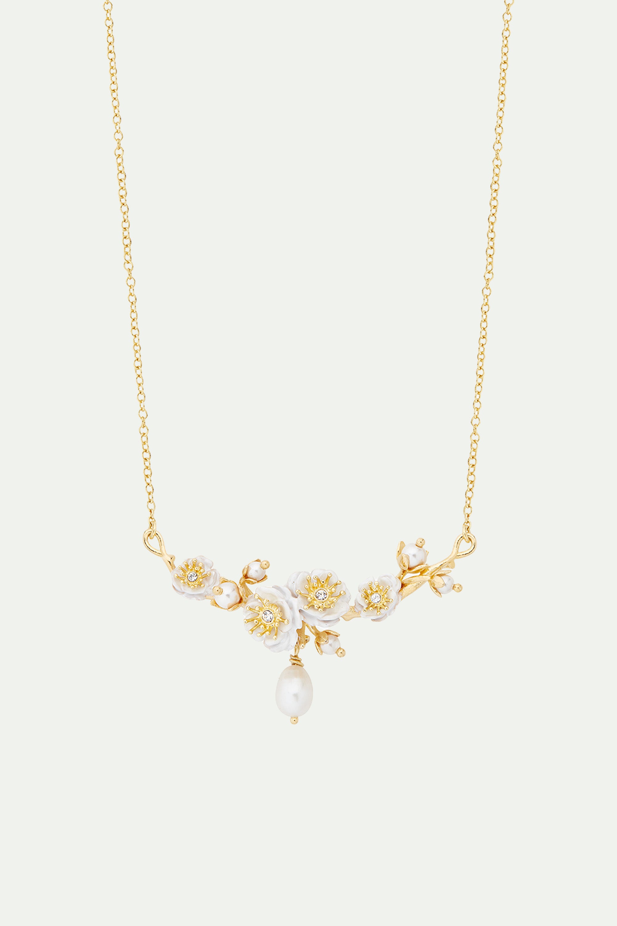 White rose brand and pearls statement necklace