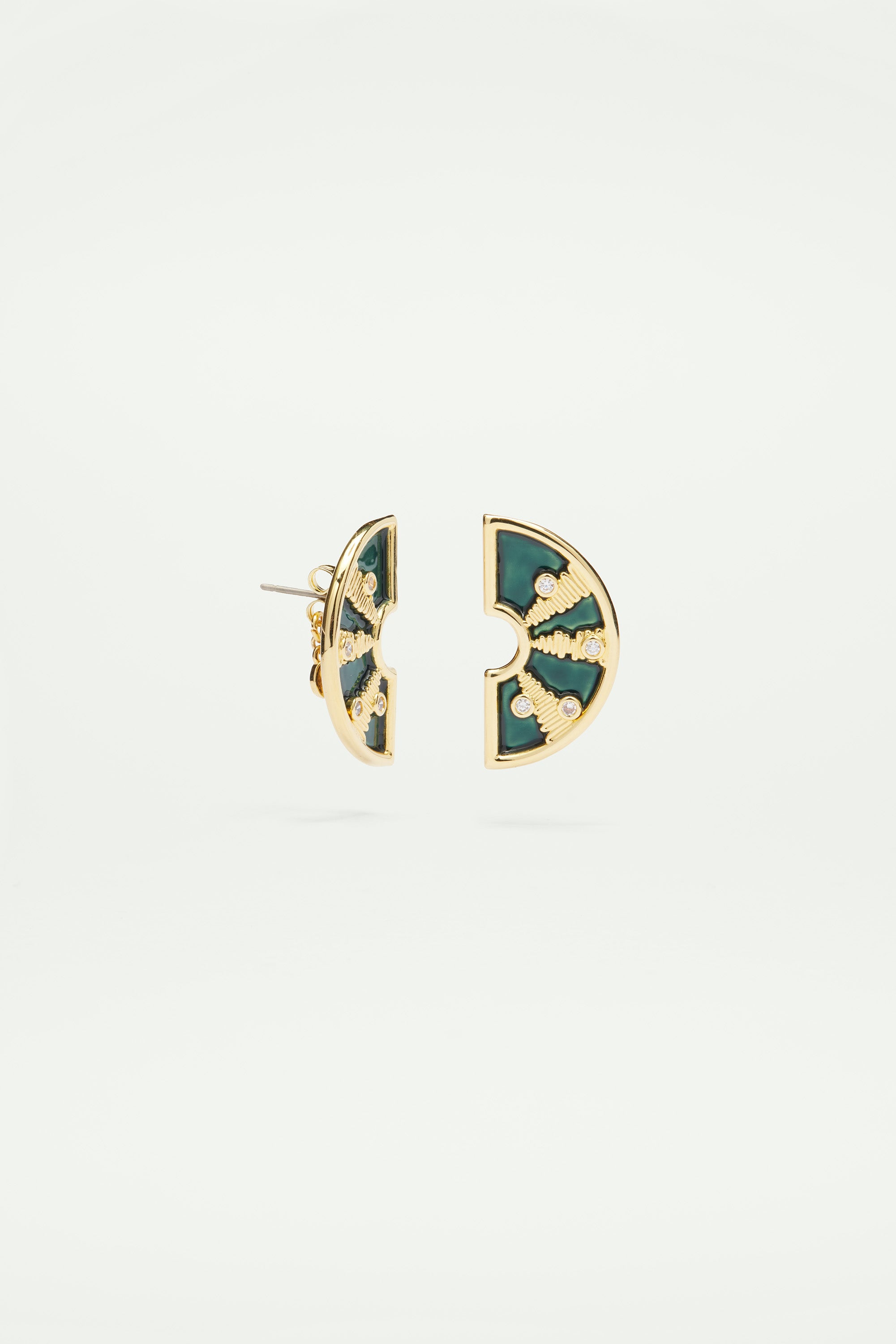 Light reflecting post earrings