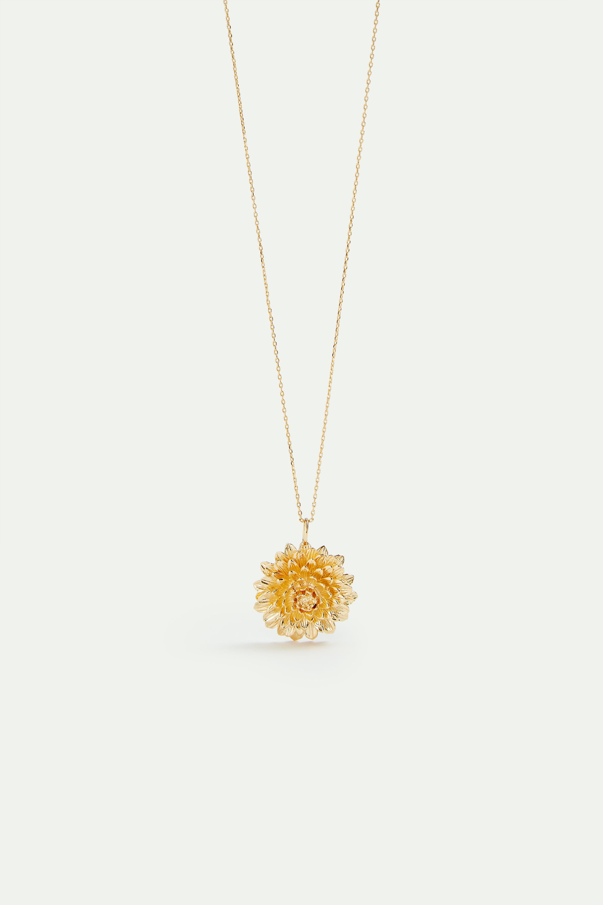 Fine pendant necklace with gold dandelion