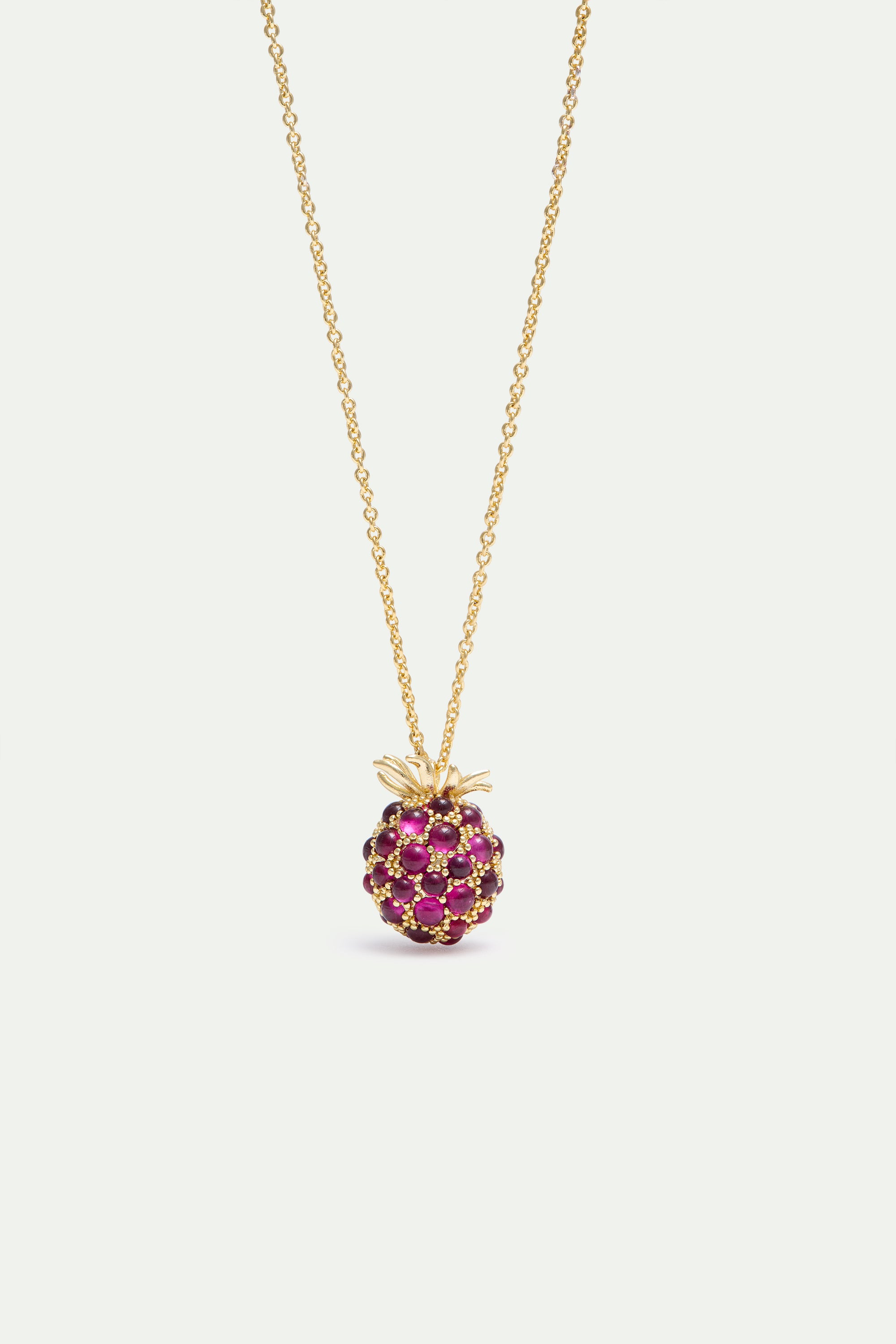 Raspberry and golden bead pendant necklace