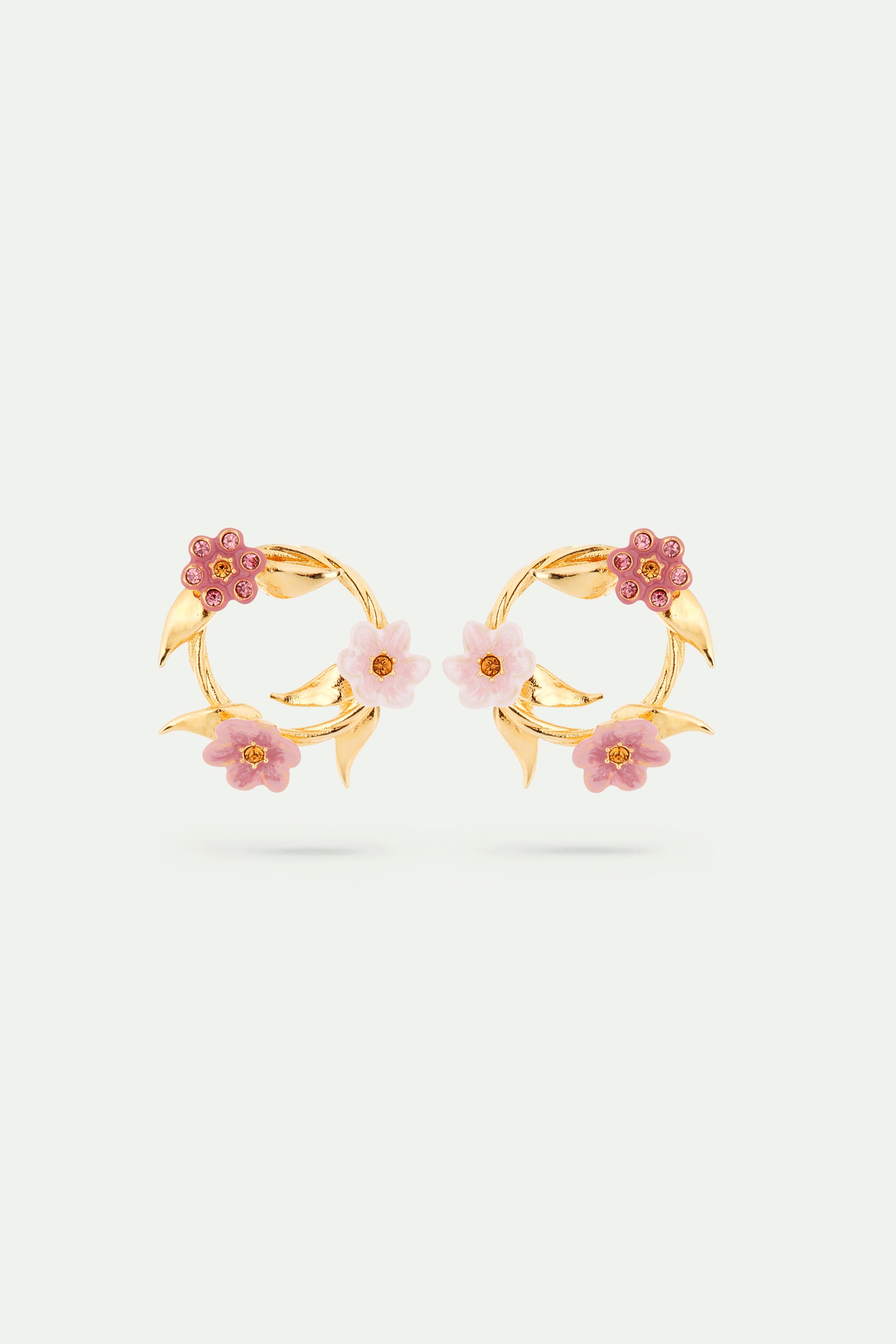 Aretes con corona de flores de jazmín rosa